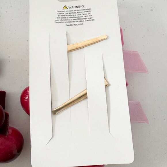 It Girl Bow with Cherries Hair Clips Bundle of 2 Sets -  NWT - Picture 2 of 3